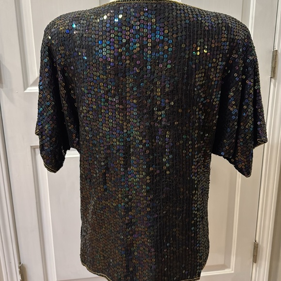 100% pure silk sequined blouses
Excellent condition - Picture 4 of 10